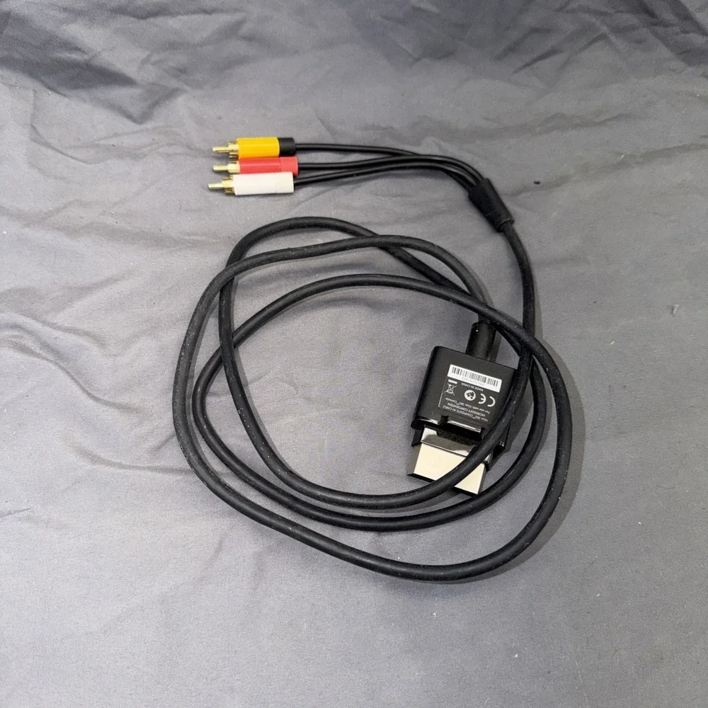 Microsoft‎ Xbox 360 S 4GB Console Cord